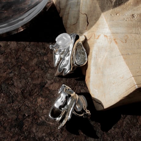 Ribbon earing