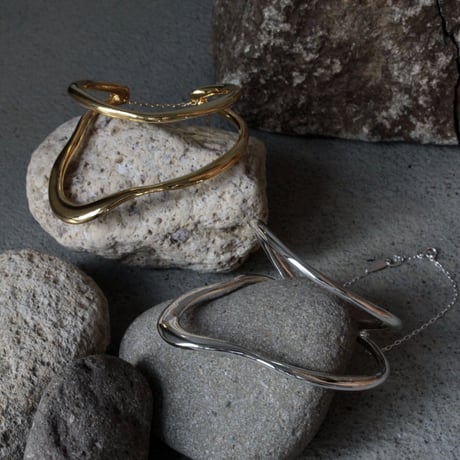 Curve chain bangle (one color)
