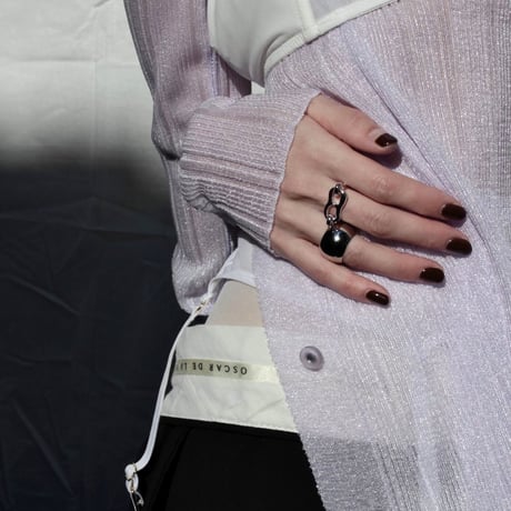 Bit motif ring