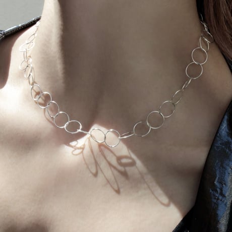 Halo vine necklace