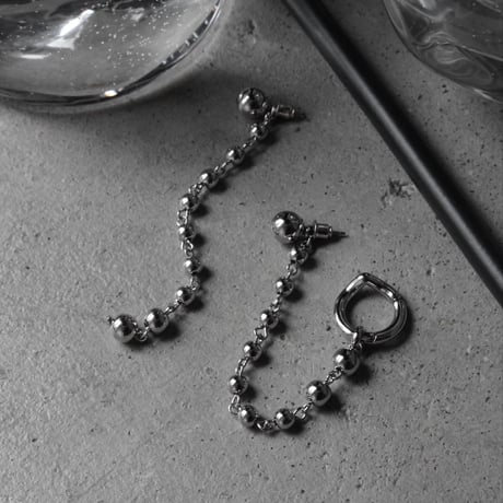 Metal ball carabiner pierce