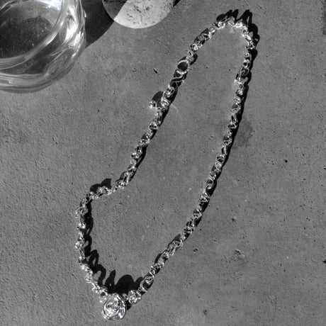 Rose fig necklace