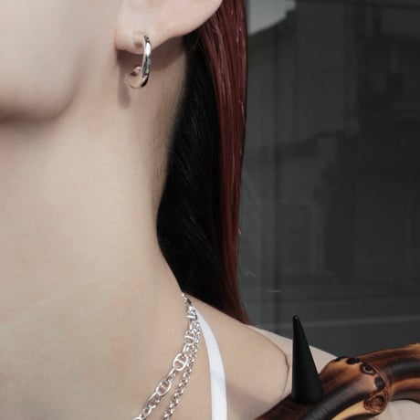 Kinetic parts hoop pierce (one color)