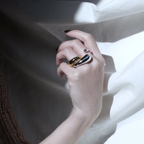Moist layered ring