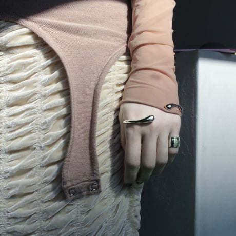 Metal art palm cuff (one color)