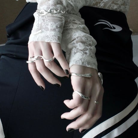 Metal art three finger ring (one color)