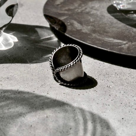 Twist Large ring