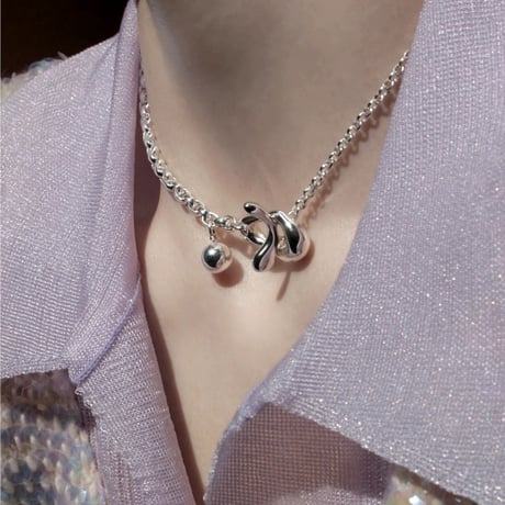 Metal art mantel necklace