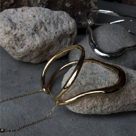 Curve chain bangle (one color)
