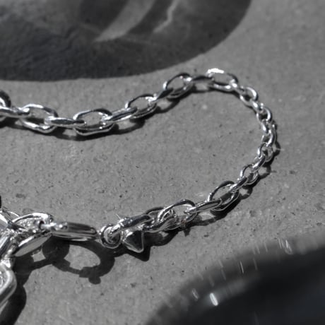 Key motif padlock bracelet