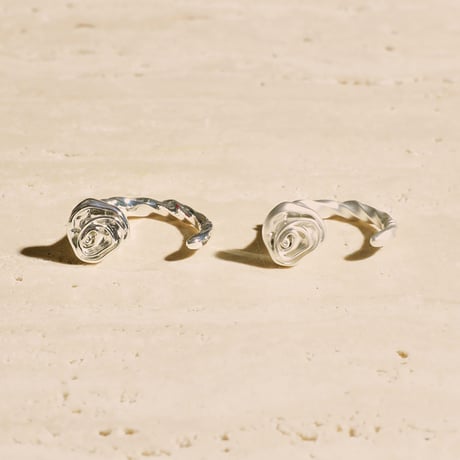 Rose pinky ring