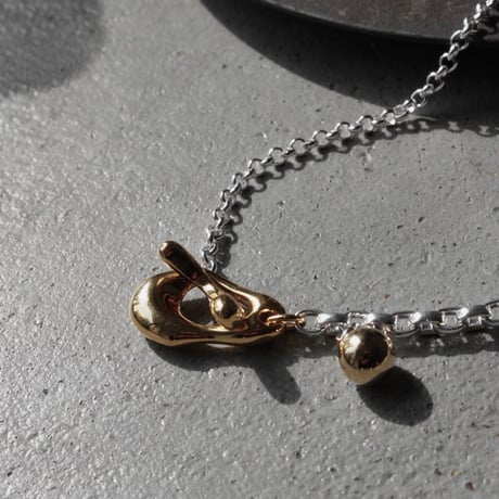 Metal art mantel necklace