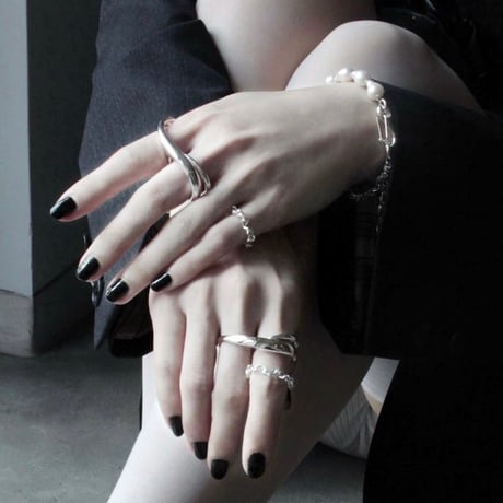 Fibula loop earcuff ring (one color)