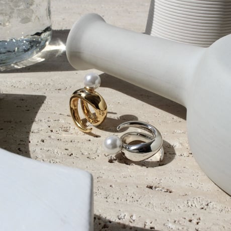 Neo coil round pearl ring