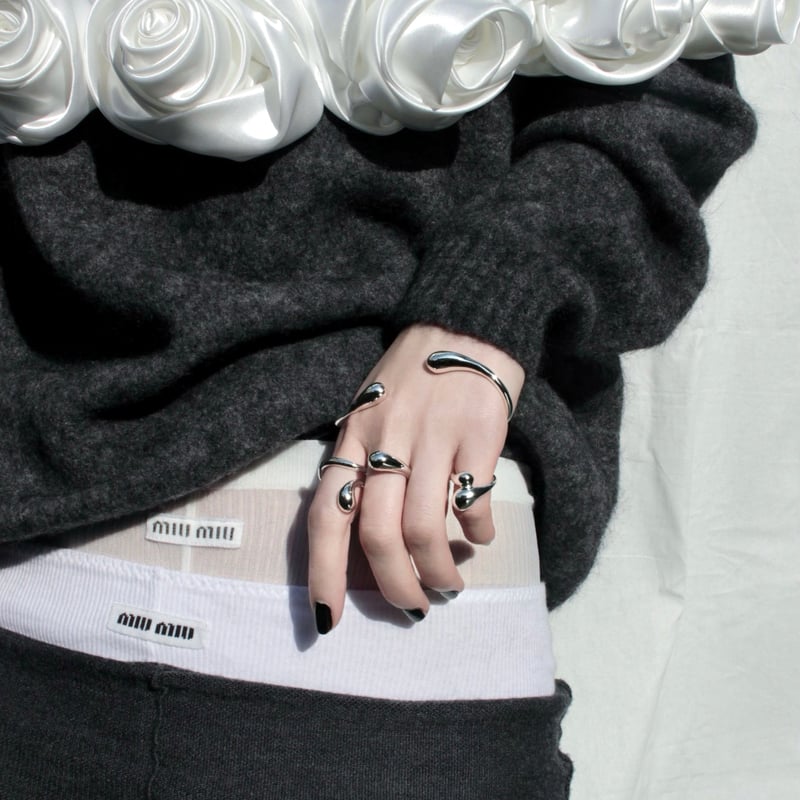 Metal art palm cuff (one color) | Soierie Onlin