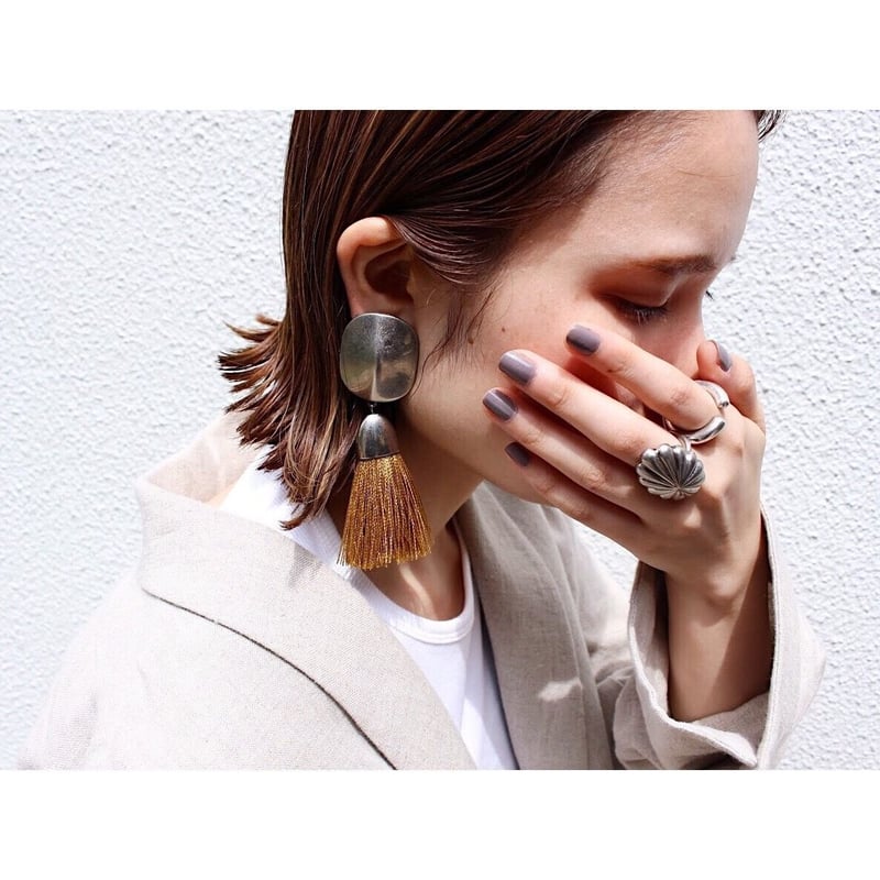 ソワリー soierie タッセルイヤリング Tassel earing (Khaki) | Soierie Online Store
