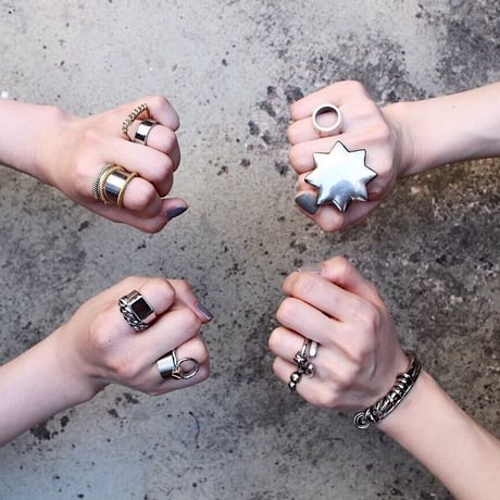 Dead stock motif ring