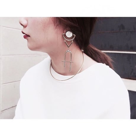 Dial plate earing (Howlite)