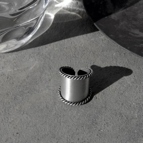 Twist Large ring