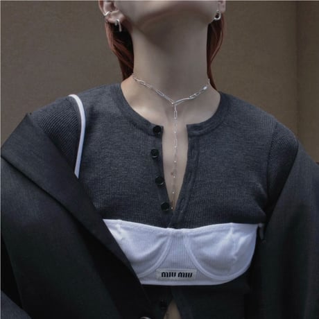 Figue hoop pierce