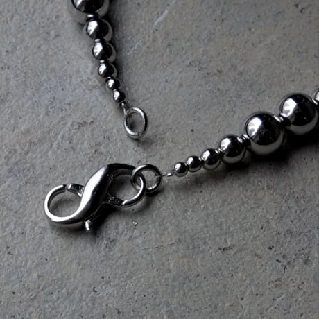 Metal ball carabiner necklace / Short