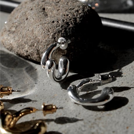 Dripping hoop pierce (one color)