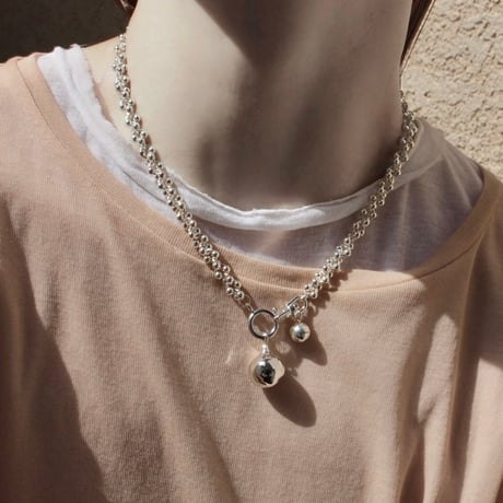 Pome chain necklace