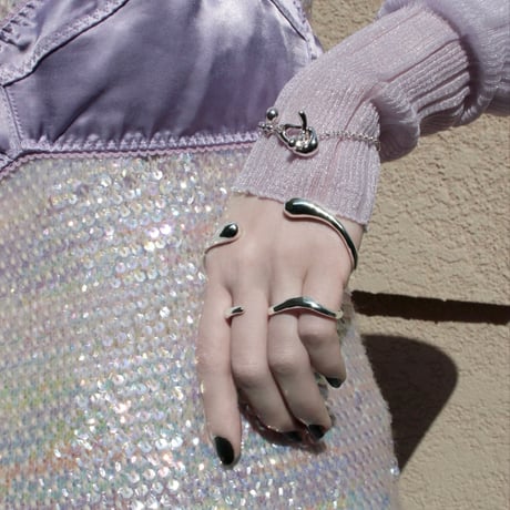 Metal art mantel bracelet