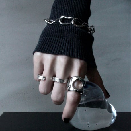 Connect loop bracelet