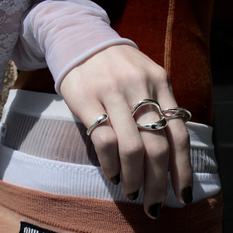 Metal art three finger ring (one color)