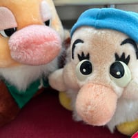 1980s Walt Disney TDL “Seven Dwarfs” PLUSH DOLLS w/Flasher ／1980年代製 TDL限定 “7人のこびと” 紙タグ付き ぬいぐるみ 2体セット
