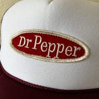 MADE BY SEVEN -REUSE-  VINTAGE USA Wappen TRUCKER CAP “60s Dr.Pepper”