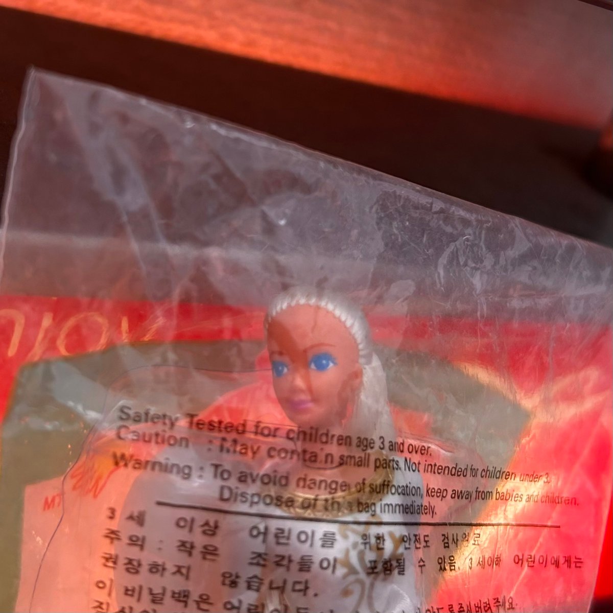 90s McDonald HAPPY MEAL TOY “WEDDING RAPUNZEL B