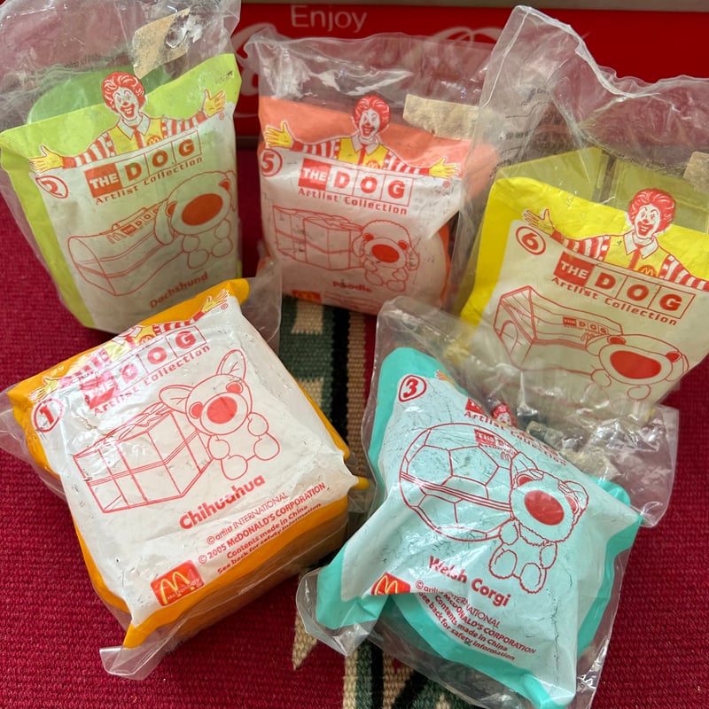 2000s McDonald HAPPY SET TOY “THE DOG®” Artlist