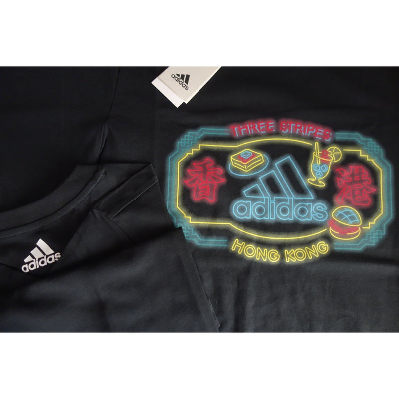 【adidas】ユニセックス◇香港限定◇OG HK BRAND TEE半袖Tシャツ adidas】ユニセックス◇香港限定◇OG HK BRAND TEE半袖Tシャツ