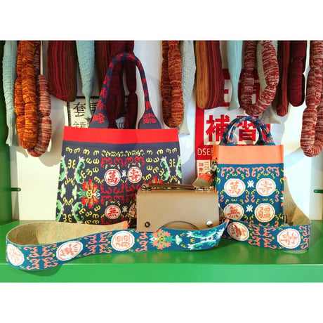 🉐期間限定🉐＜予約商品＞【香港 ☆ Hoopla HK】traditional Chinese longevity pattern  /  「萬壽無彊」紙袋形環保袋  #R6022819R