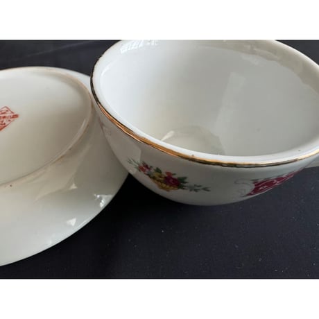【香港☆中国制造】あの「紅梅」　カップ＆ソーサー   /  叉燒飯の碗と同じ「帝華柄」  #502284R