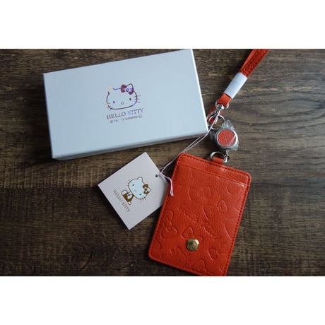 🉐🉐🉐【SANRIO☆HELLO KITTY】大人の本革　リボン型押し   / パスケース  #406297S