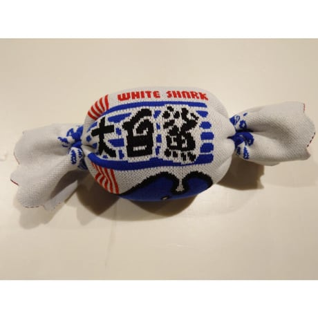 ＜予約商品＞【香港 ☆ Hoopla HK×大白兔】クロスオーバー　大白鯊咕𠱸  / Cute♡ White Shark Cushion   #R310211N