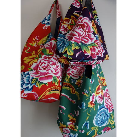 ☆HANDMADE☆【香港・花布】（大）（中）３色　ワンショルダーバッグ   #3033804N