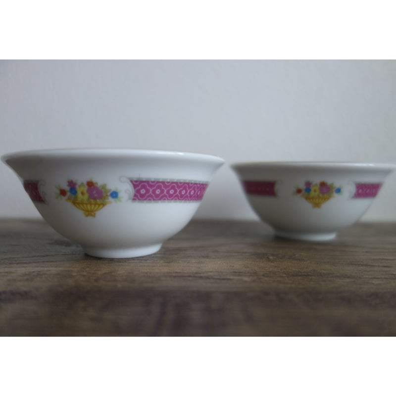 香港☆中国制造】紅梅碗・茶杯・ボウル / 小さめの茶碗で色々使えます