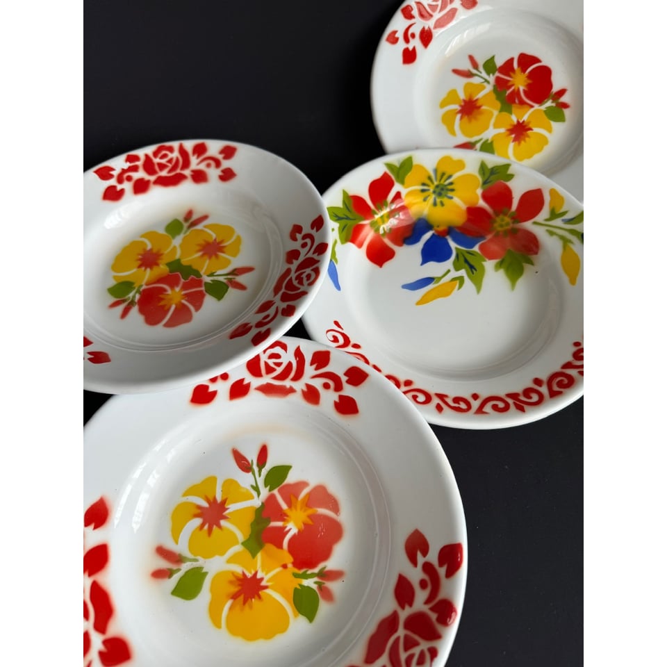 香港製 陶磁器皿 花柄4枚 香港製 陶磁器皿 花柄4枚 香港製 陶磁器皿 花柄4枚