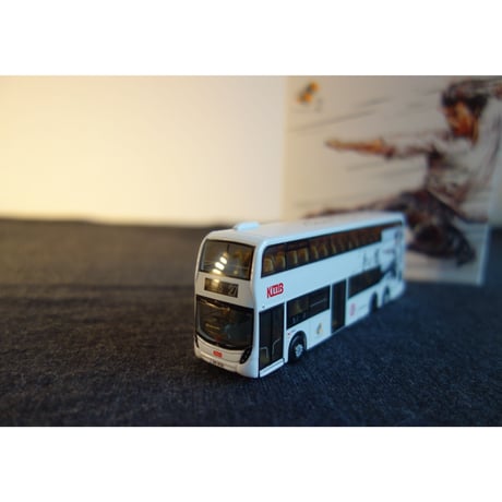 【香港☆TINY】城市 合金車仔ー九巴前衛富豪  /  李小龍 (白) 80th anniversary  #5013111sa