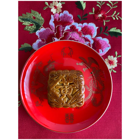 ＜予約販売＞【香港☆奇華餅家】2024年　月餅♡Moon Cake  /  迷你蛋黄金黄蓮蓉月 #R408232N