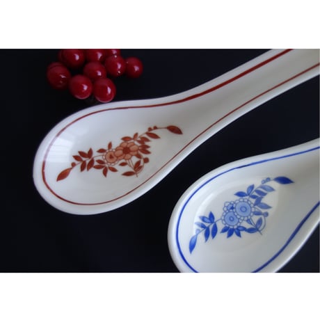 ＜残り２＞【香港☆粵東磁廠】（紅）（藍）レンゲ  /　素敵な小物　 Yuet Tung China Works  #403S46
