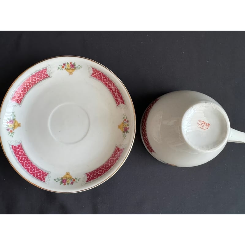 香港☆中国制造】あの「紅梅」 カップ＆ソーサー / 叉燒飯の碗と同じ