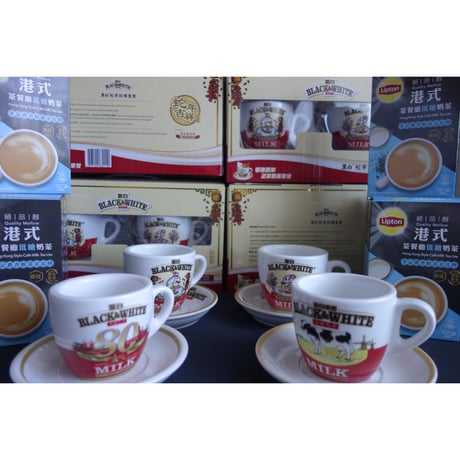 【香港☆茶餐廳食器】＜干支・蛇年＞黑白淡奶BLACK&WHITE / 衝撃に耐えて頑張るCup & Saucer  #502265N