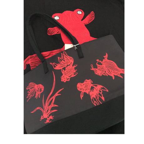 【香港☆G.O.D.】縁起物GOLDFISH ♡ 金魚柄トートバッグ  /  とても使い勝手が良いバッグです