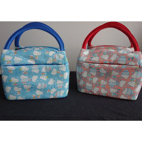 🉐【香港☆HELLO KITTY】Insulated Lunch Box  /  キュートな保冷・保温バッグ（２色）#SS308302