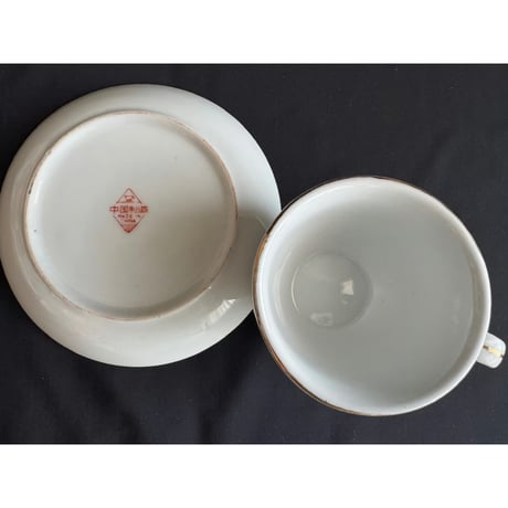 【香港☆中国制造】あの「紅梅」　カップ＆ソーサー   /  叉燒飯の碗と同じ「帝華柄」  #502284R